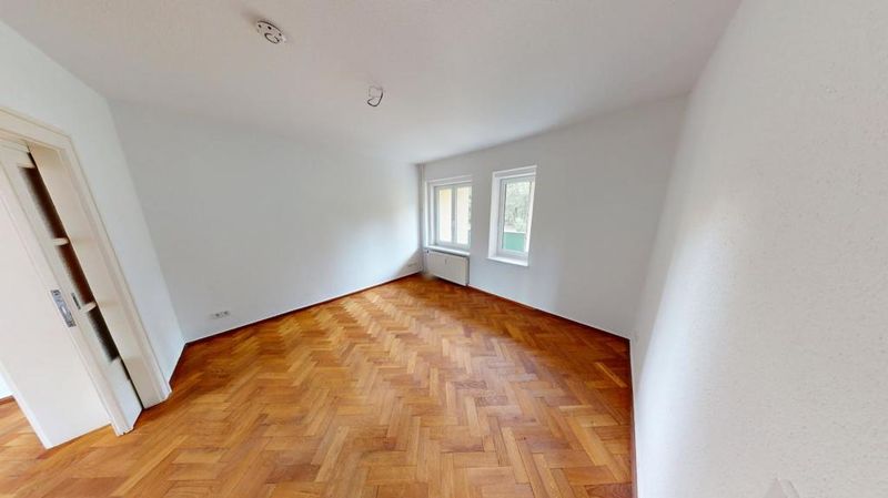 Wunderschöne Altbauwohnung in begrünter Wohnlage
